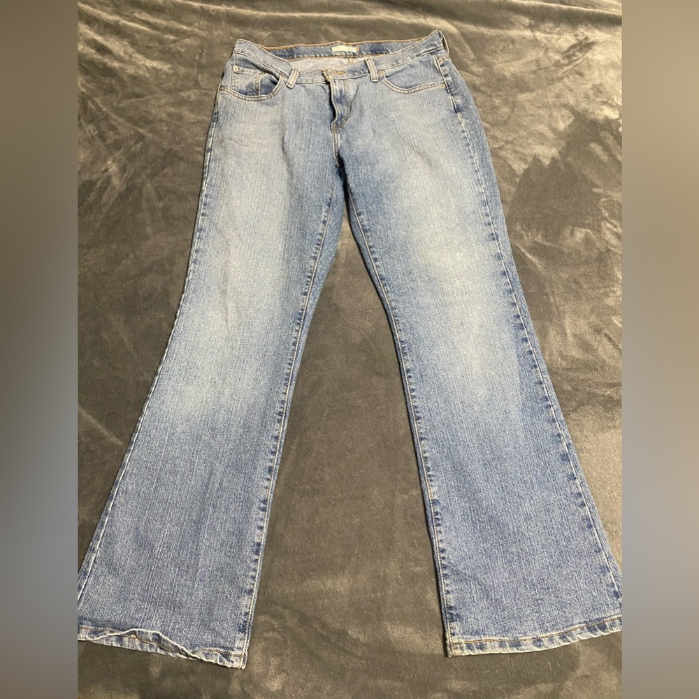 Levis lowrise flared jeans
